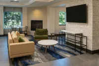 Fairfield Inn & Suites Lafayette South - parking
