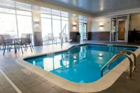 Fairfield Inn & Suites Cambridge - Pools