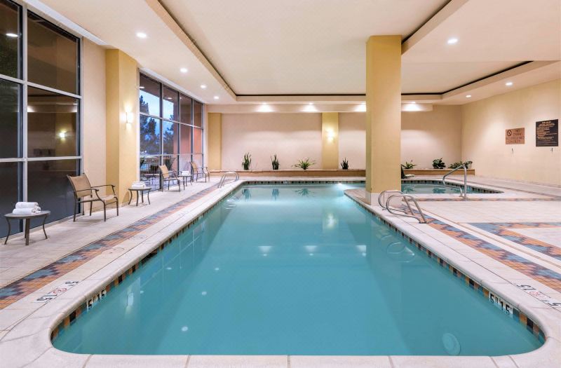 Embassy Suites by Hilton Albuquerque photo 2