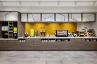 Home2 Suites by Hilton Altoona des Moines - Breakfast