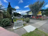 Travellers Inn Motel - Motels