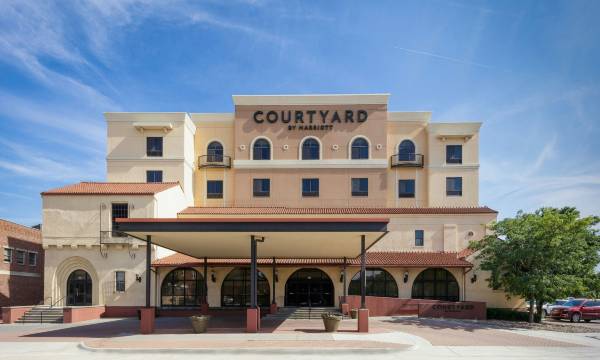 Courtyard Wichita at Old Town