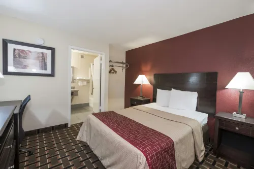 Red Roof Inn Mobile - Midtown - Hot Tub