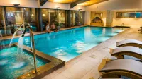 Cbh Hatherley Manor Hotel - Pools