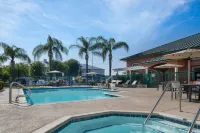 Residence Inn Santa Clarita Valencia - Pools