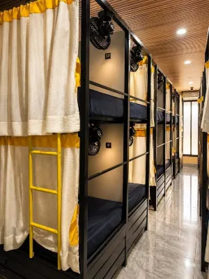 Zest Stays Goregaon West - Hostels
