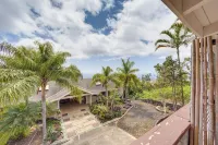 Cozy Kona Coast Apt w/ Lanai ~ 8 Miles to Beach! - 3-Star