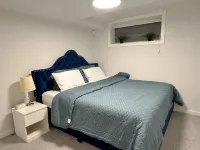 Landmark New & Entire Basement Suite - Bungalows