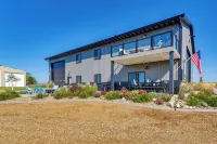 River Views & Rural Charm: Springfield Retreat - Wifi