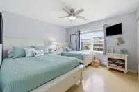 Not quite ocean front, but almost! Just a few steps to the sand! Pet friendly. - 4つ星