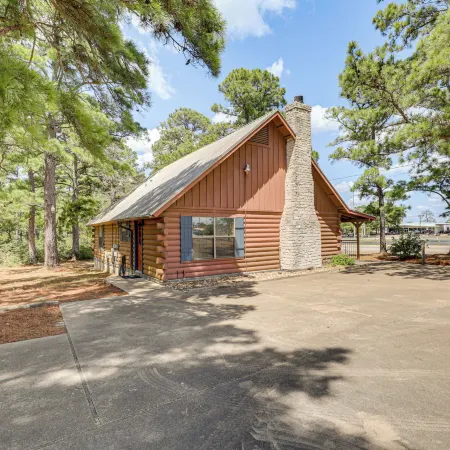 Cabin Near Bastrop State Park, 30 Mi to Austin