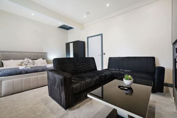 Modern City Apartment Sleeps 4 by Stay With Us
