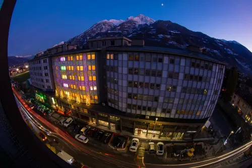 Omama Hotel - 4-Star