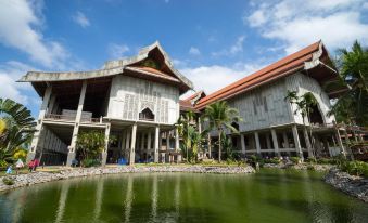 The Grand Puteri Hotel