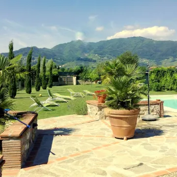 Villa in Lucca Placed in a Residential Area, All Services Nearby