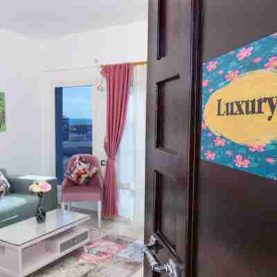 Luxury Apartment up to 3 Persons - Feel Home Away from Home Others