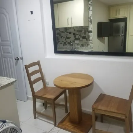2 Guests 1Bed Studio 3Min to Beach and Main Street