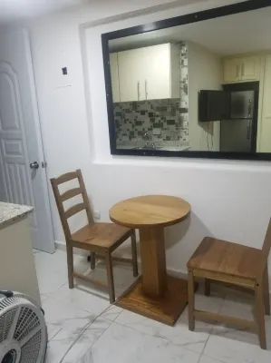 2 Guests 1Bed Studio 3Min to Beach and Main Street