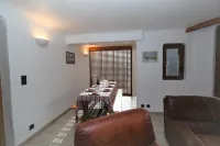 Chalet Bouquetin- Chamois (8 to 11 People) 香帕尼住宿飯店