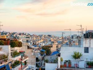 Acropolis Area Flat with Parthenon Views