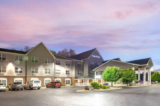 AmericInn by Wyndham Iron Mountain