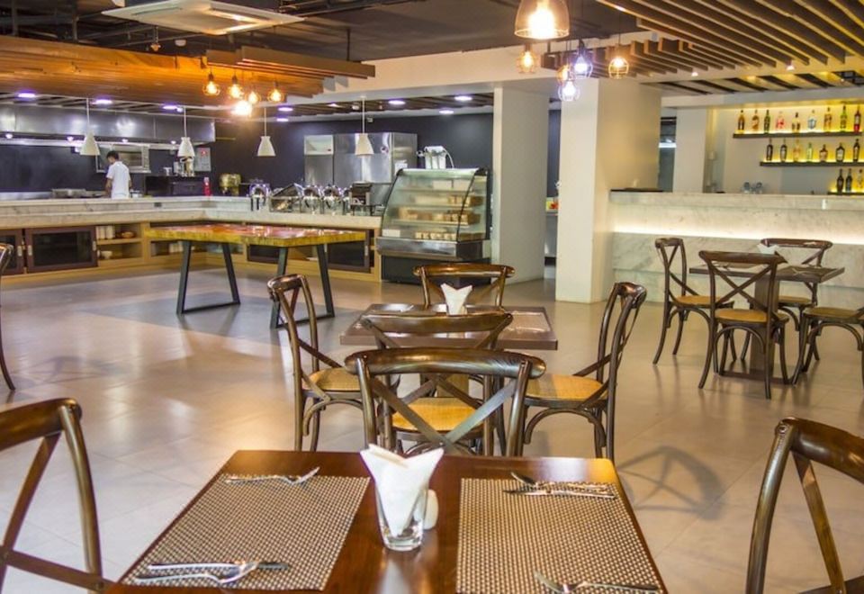 유니크 리젠시 파타야 피트니스룸 이미지