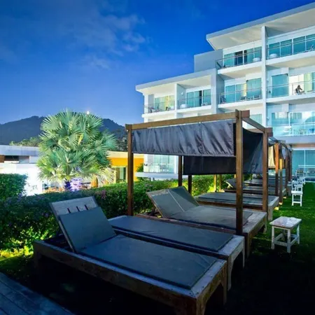 Sugar Palm Grand Hillside