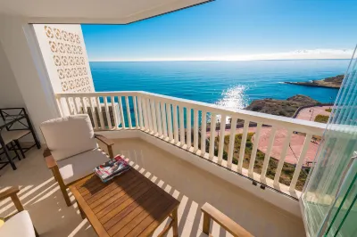 Luxurious 1st Line Top-Floor Apartment with Direct Sea Access