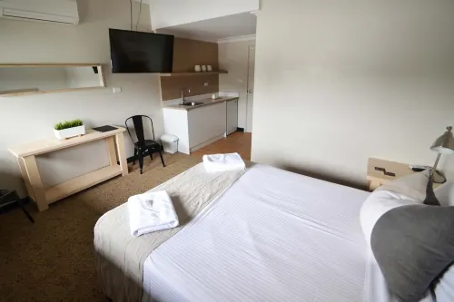Crossroads Hotel - بار