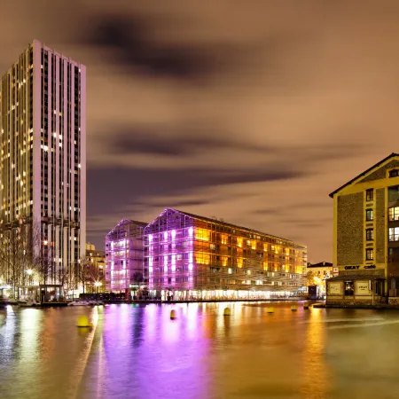 Holiday Inn Express PARIS - CANAL DE LA VILLETTE by IHG Отели рядом с достопримечательностью «19-й округ: Ля Вилетт»