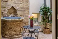 Marie Claire Apartments & Spa