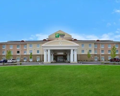 Holiday Inn Express & Suites UTICA by IHG Hotels in Utica