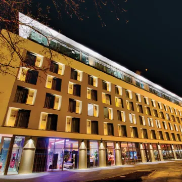Leonardo Royal Hotel Ulm Hoteles cerca de Catedral de Ulm