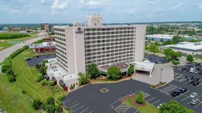 DoubleTree by Hilton Hotel St. Louis - Westport Hôtels à : Crèvecœur