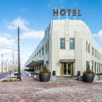 Bottleworks Hotel Hotels near The Children's Museum of Indianapolis