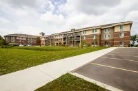 MainStay Suites Madison - Monona Hôtels à : Monona