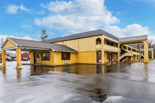 Econo Lodge Hotels in Seymour