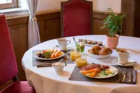 L'Orée des Chênes, the Originals Relais - breakfast