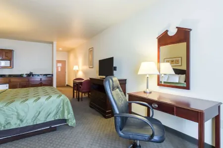 Quality Inn & Suites Alma - Fort Smith Northeast Отели в г. Киблер Тауншип