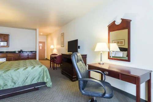 Quality Inn & Suites Alma - Fort Smith Northeast