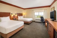 La Quinta Inn & Suites by Wyndham Atlanta Ballpark/Galleria Hotels in Smyrna