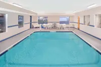 Super 8 by Wyndham Three Rivers Hotels in Newberg Township