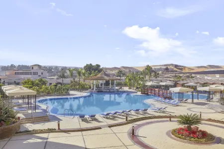 Steigenberger Pyramids Cairo Отели рядом с достопримечательностью «El-Remaya Square»