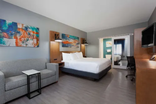 La Quinta Inn & Suites by Wyndham Ft. Myers-Sanibel Gateway Hotels in Iona