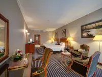 Royal Ascot Hotel Отели рядом с достопримечательностью «Рынок Мина-базар»