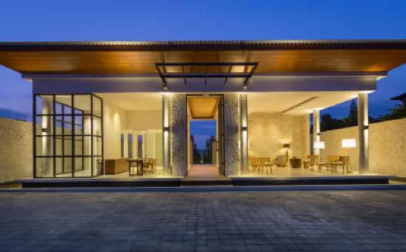 อัคยานา วิลเลจ