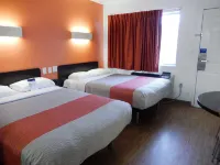 Motel 6 Clute, TX