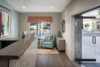 Wave Street Inn - 2-Star