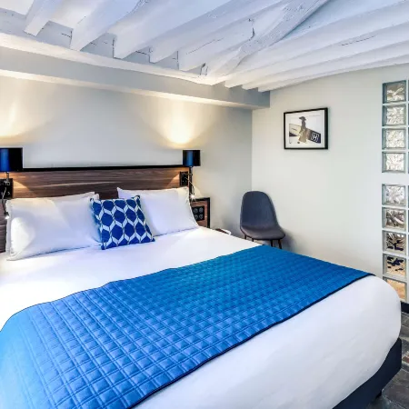 Hôtel Mercure Paris Opéra Grands Boulevards Отели рядом с достопримечательностью «Кабаре Фоли-Бержер»