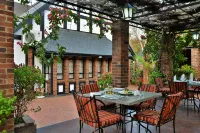 Cresta Churchill Hotel - breakfast